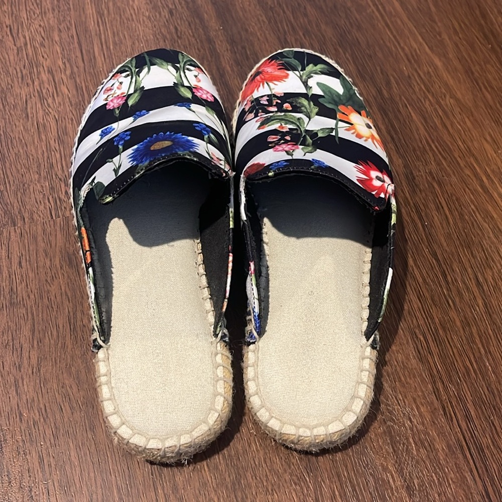 3/$10 Rampage Bianca mule - Picture 4 of 6